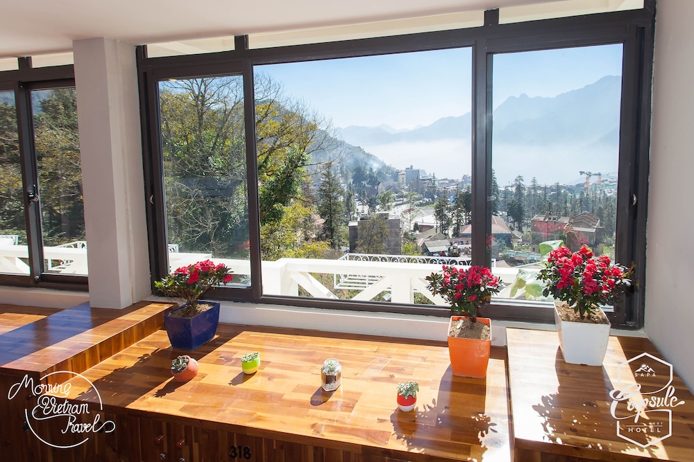 Mountain View Luxury Single Capsule photo 3