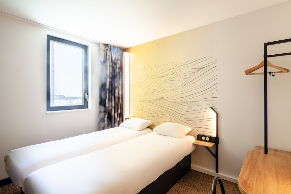 Twin Room - Photo 5