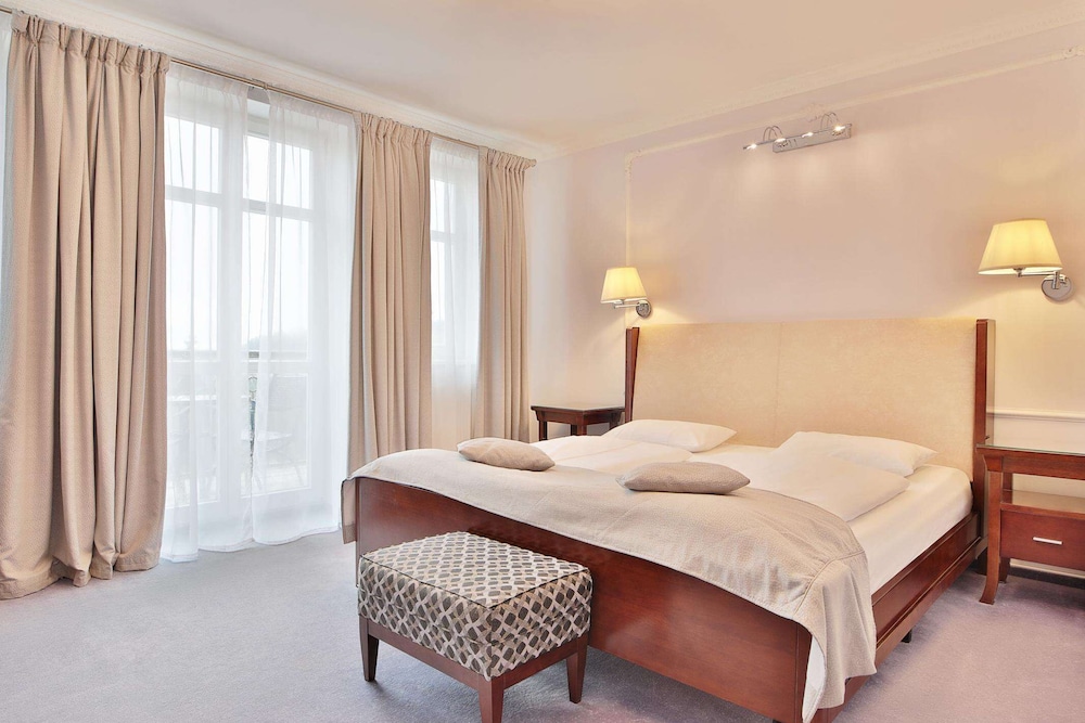 Deluxe Double Room, 1 Double Bed, Patio, City View - Photo 1