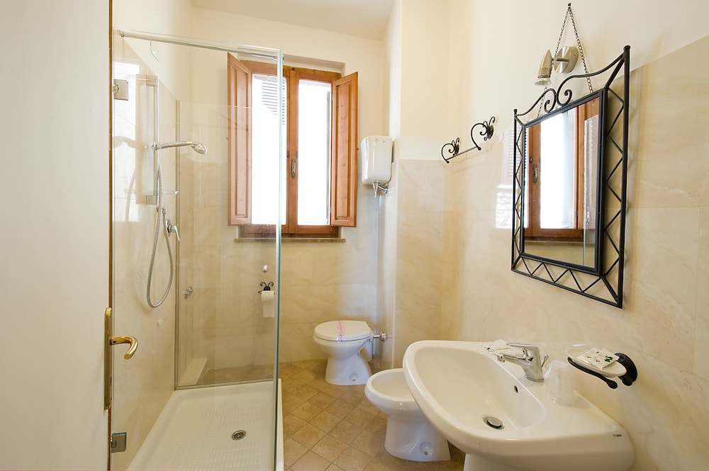 Classic Triple Room - Photo 2