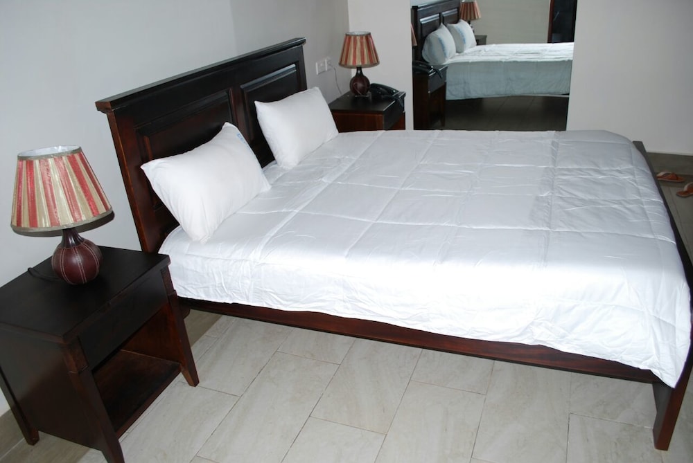 Family Room, 2 Bedrooms