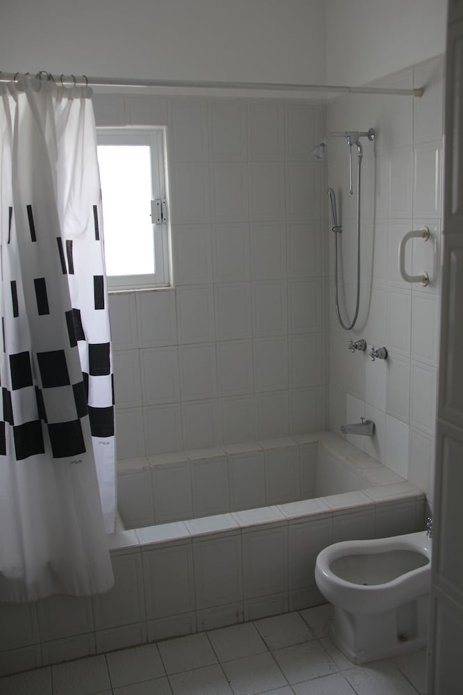 Comfort Suite, 1 King Bed, Garden View photo 3