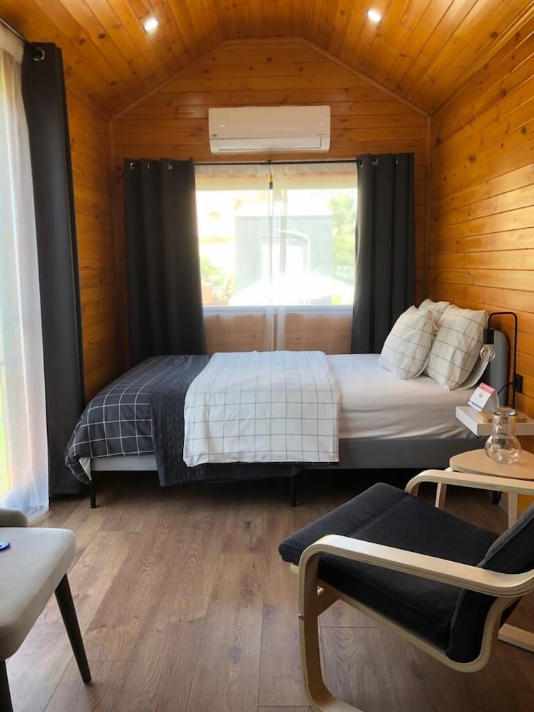 Business Bungalow