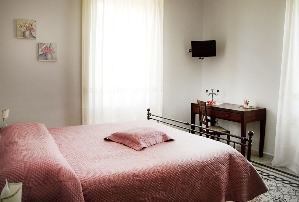 Triple Room, 2 Bedrooms, Garden View photo 2
