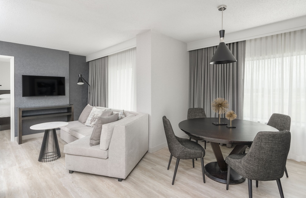 Deluxe Suite - Photo 3