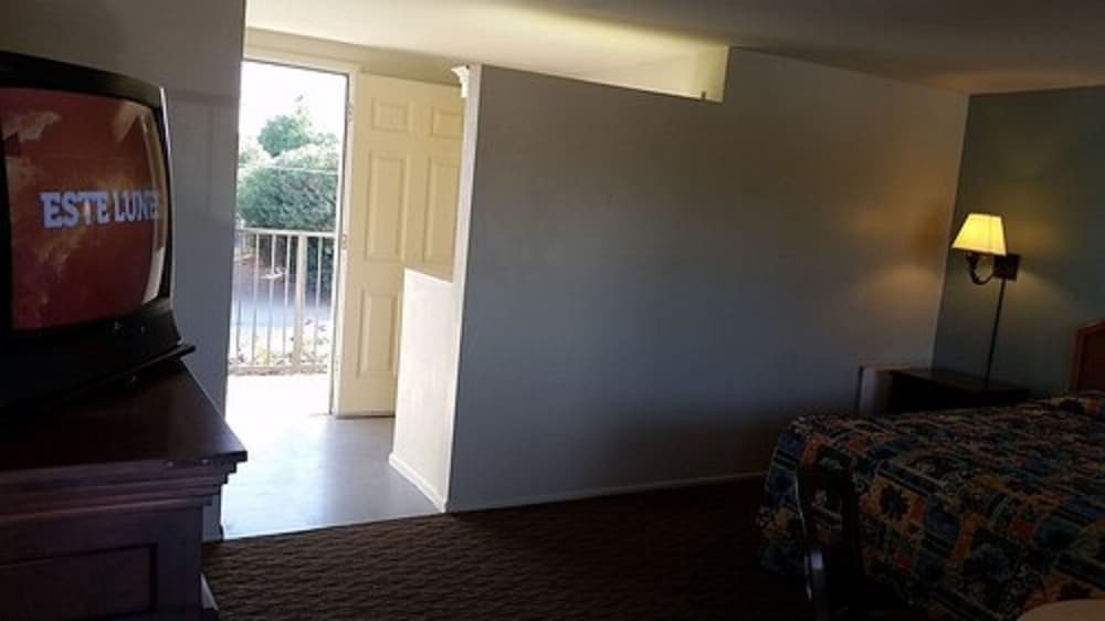 Deluxe Studio, 2 Bedrooms, Kitchen photo 1