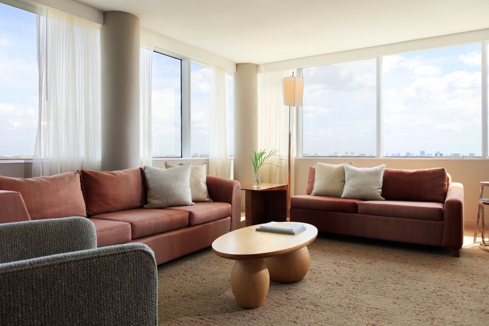 Studio Suite, 1 King Bed with Sofa bed, City View - Photo 3