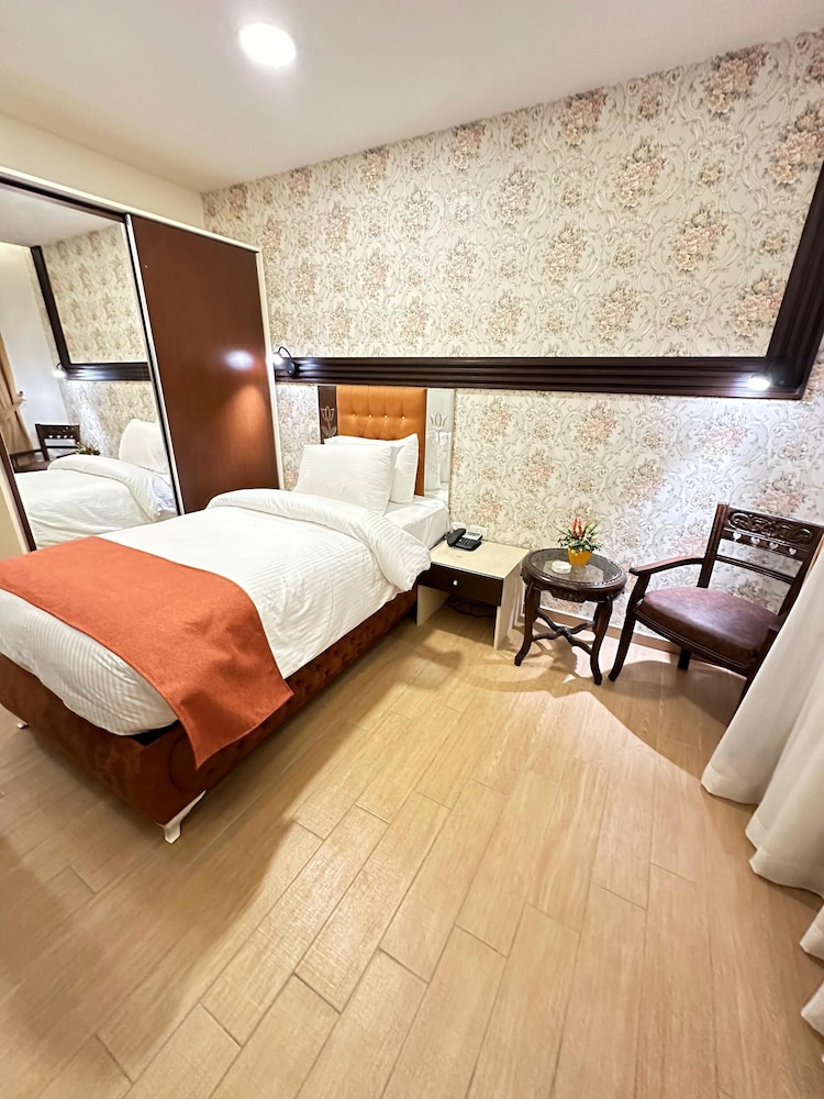 Classic Single Room