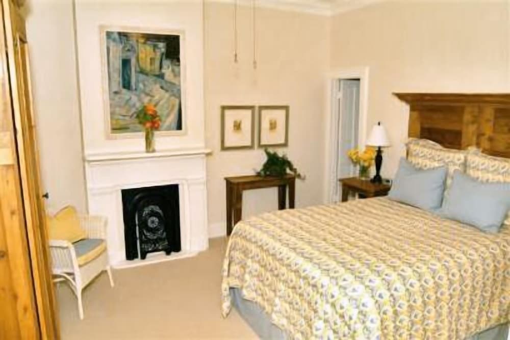 Carriage House 7