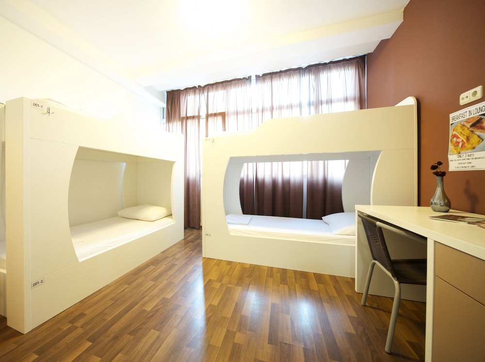 Quadruple Room, Private Bathroom - Photo 1