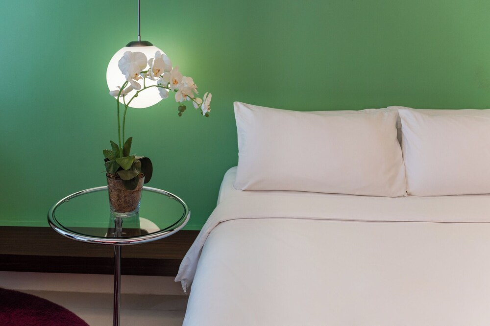 Barcelona Suite (With Tub) - Photo 14