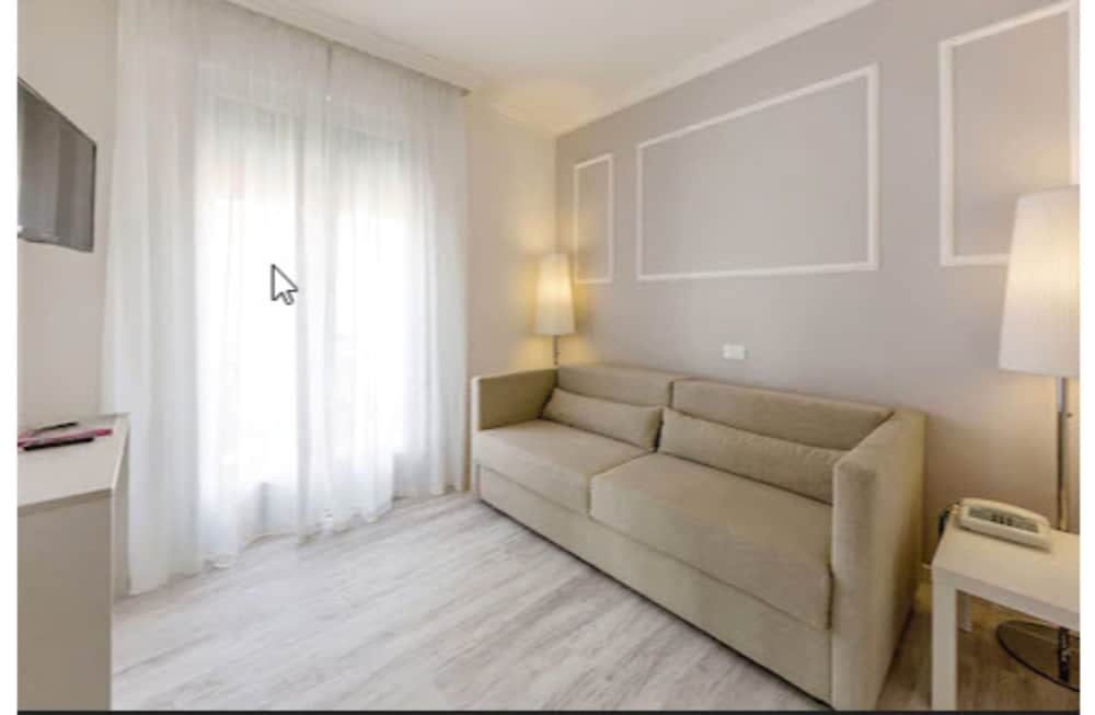 Family Quadruple Room, 2 Bedrooms, Connecting Rooms photo 2