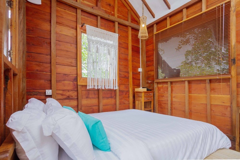 Tree House - Photo 5