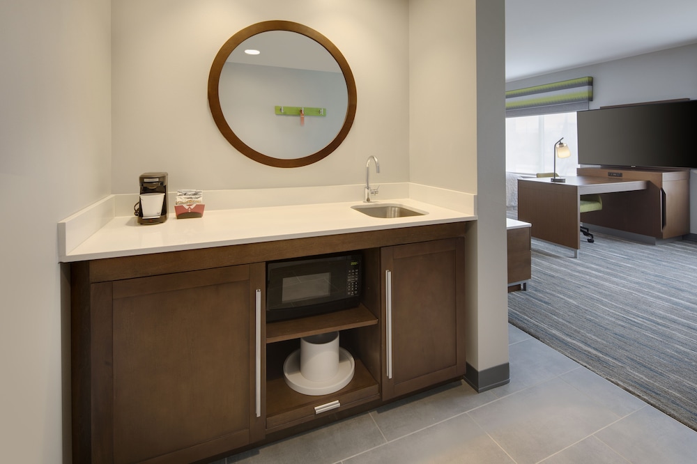 Suite, 1 King Bed, Accessible, Refrigerator & Microwave (Hearing) - Photo 3