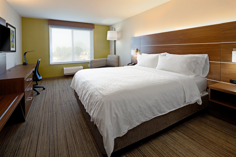 Standard Room, 1 King Bed (Extra Floor Space) - Photo 3