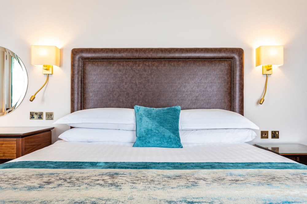 Deluxe Double or Twin Room (Feature) - Photo 1
