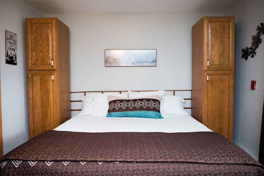 Premium Condo, 1 King Bed with Sofa bed, Lakeside photo 3