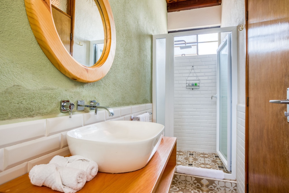 Premium Suite - Photo 2