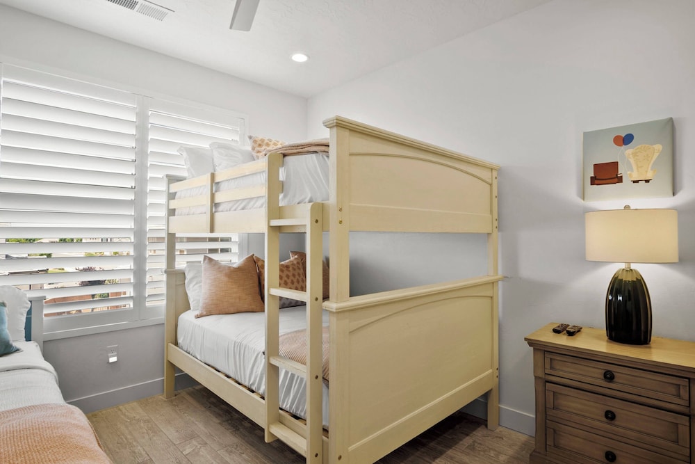 Townhome, Multiple Beds, Patio, Mountain View (Disney in the Desert) photo 3