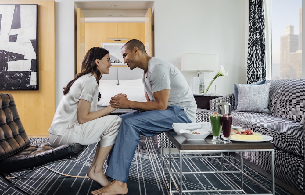 Suite, 1 Bedroom, Corner - Photo 3
