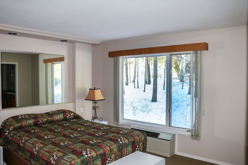 Classic Condo, 2 Bedrooms, 2 Bathrooms
