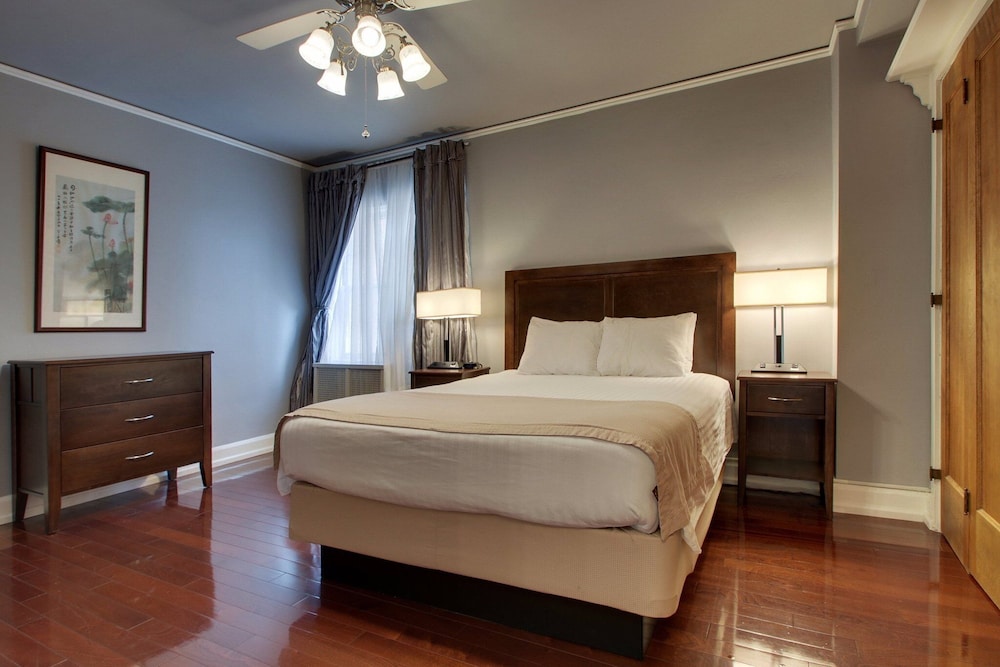 Executive Suite, 2 Bedrooms, City View photo 2