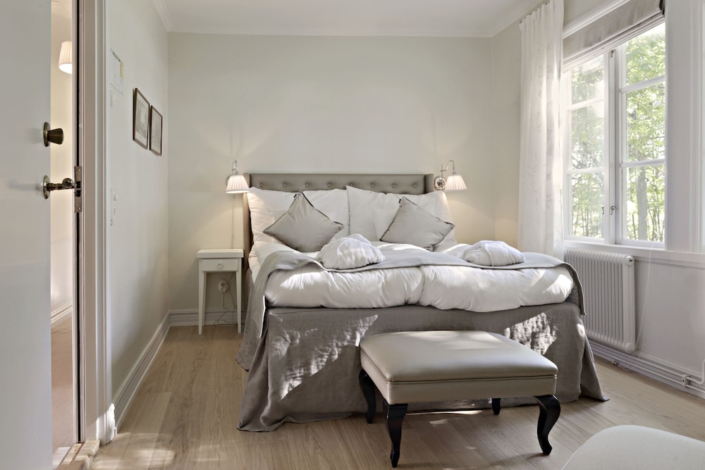 Superior Room, 1 Queen Bed photo 2