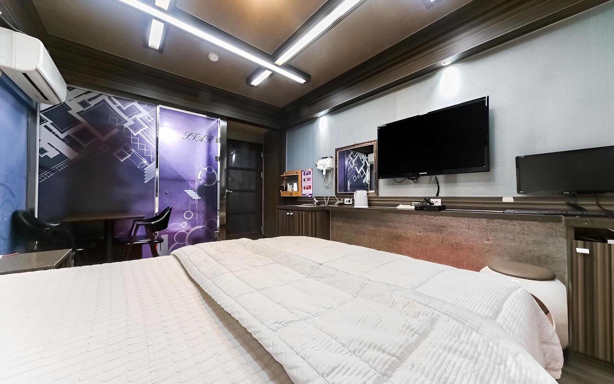 Room (Standard Room) - Photo 7