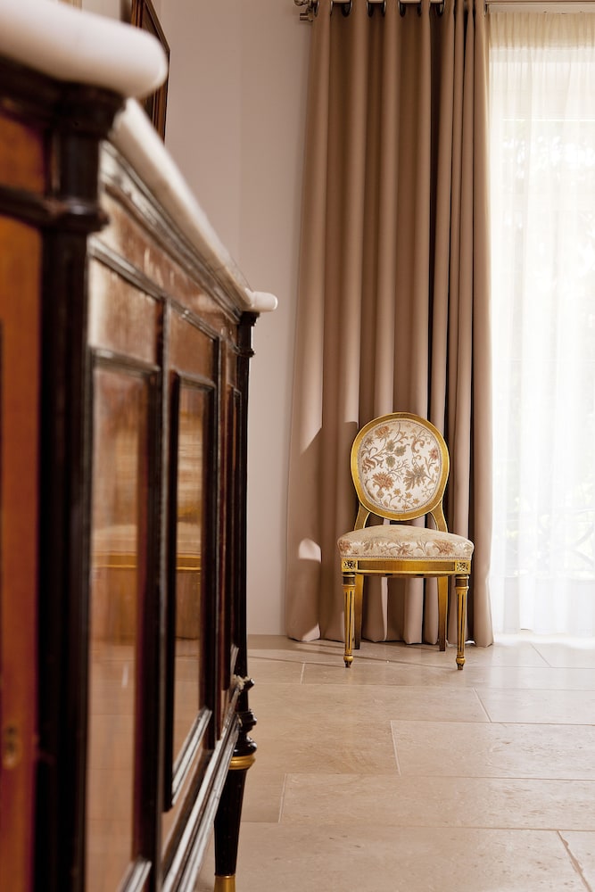 Superior Suite (Estate) thumbnail 6