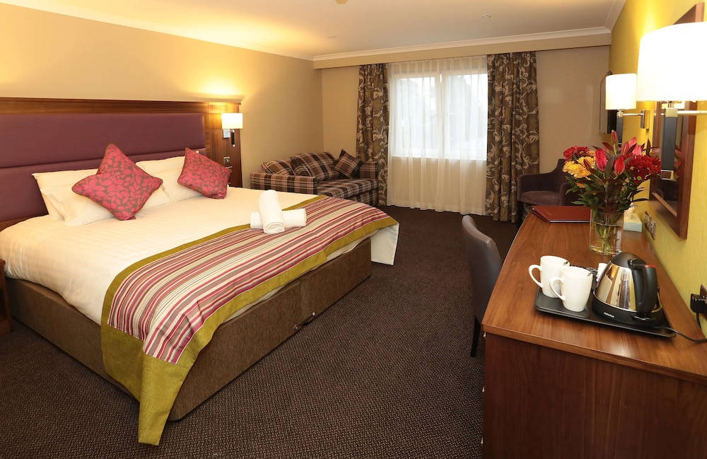Standard Room, 1 King Bed, Non Smoking photo 1