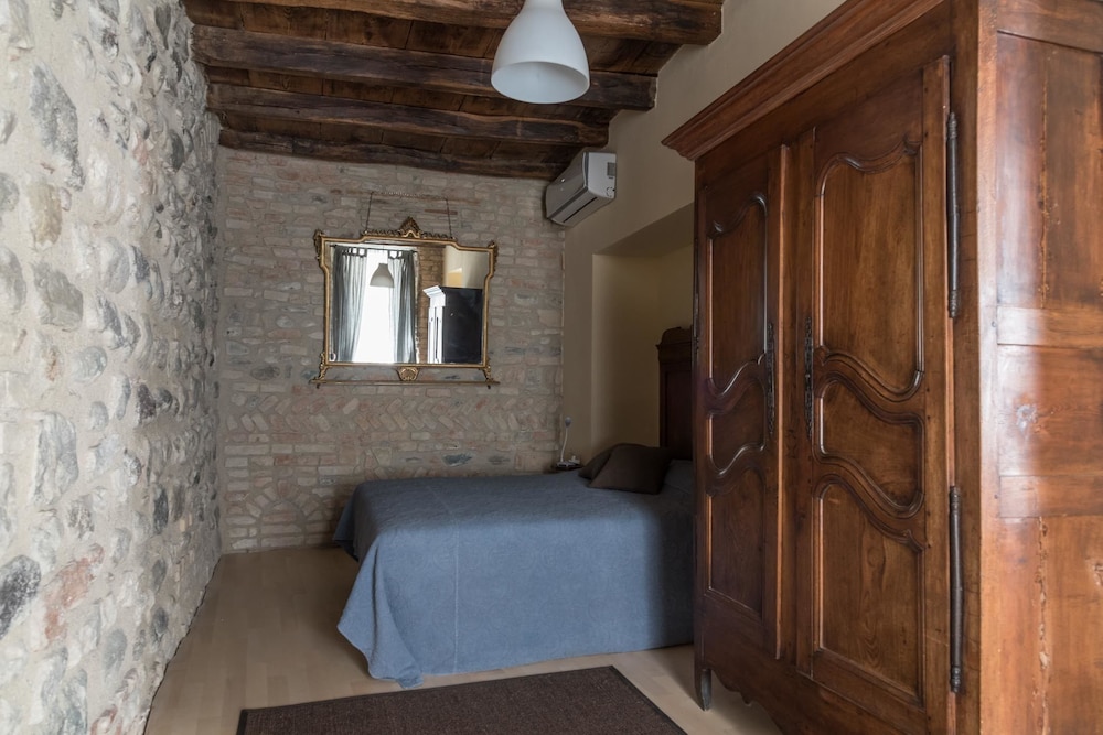 Luxury Room, 1 Queen Bed with Sofa bed photo 3