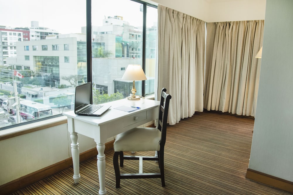 Deluxe Room - Photo 3