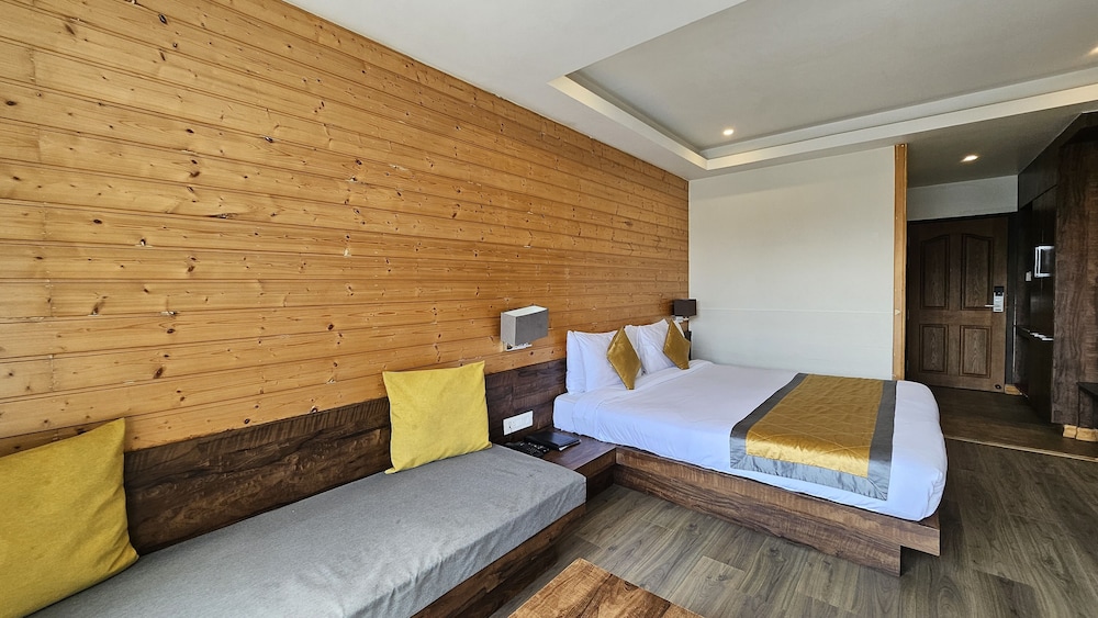 Deluxe Double Room - Photo 9