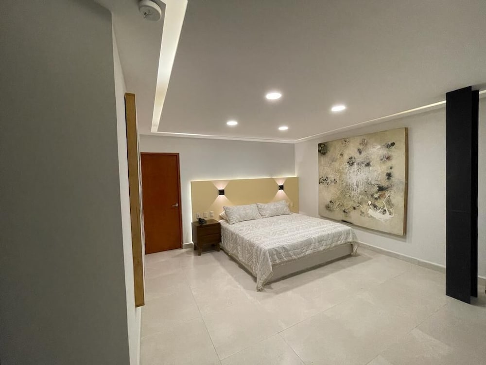 Romantic Room, 1 King Bed photo 1