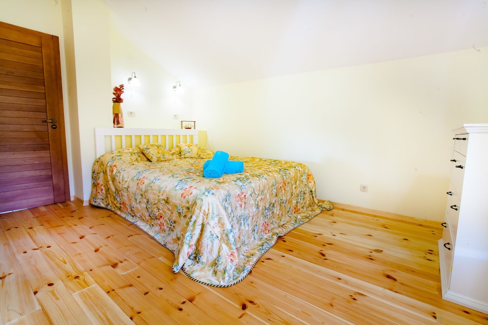 Luxury Villa, 2 Bedrooms, Lake View