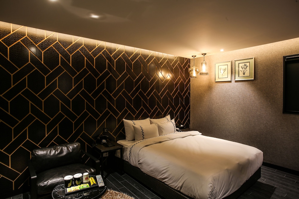 Standard Double Room - Photo 5