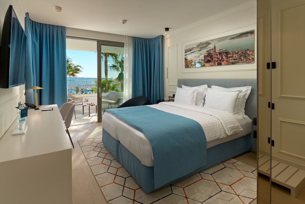 Premium Room - Photo 5