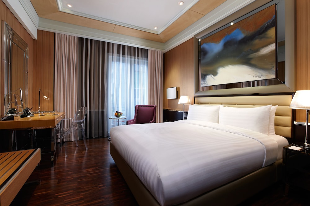 Premier Room