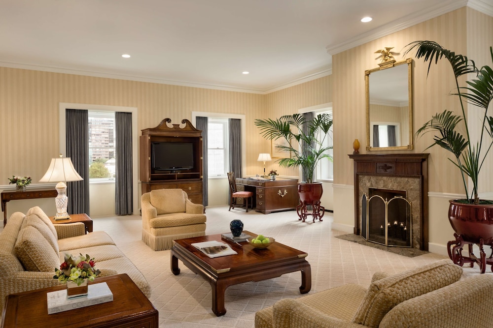 Penthouse, 1 King Bed, Non Smoking (Cascade Suite) - Photo 2