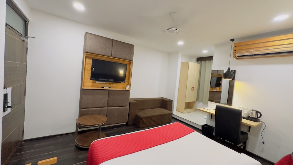 Executive Room - Photo 3