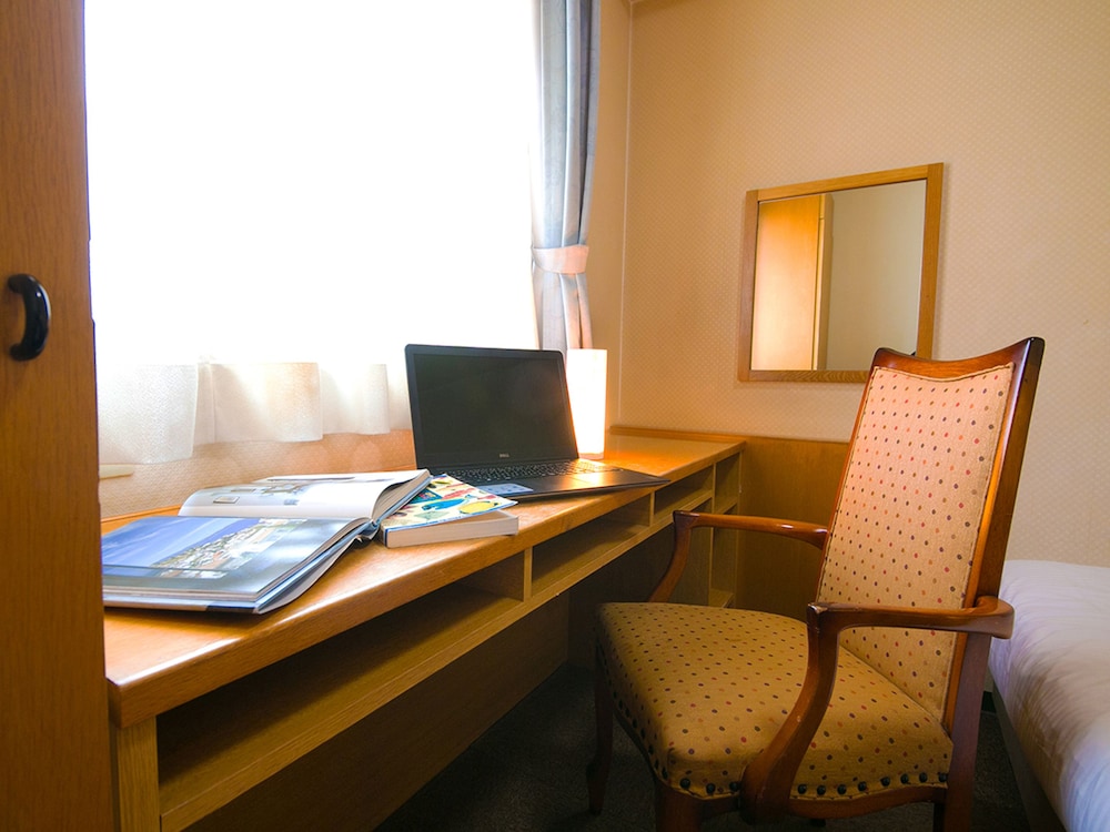 Economy Double Room, 1 Large Twin Bed, Non Smoking photo 2