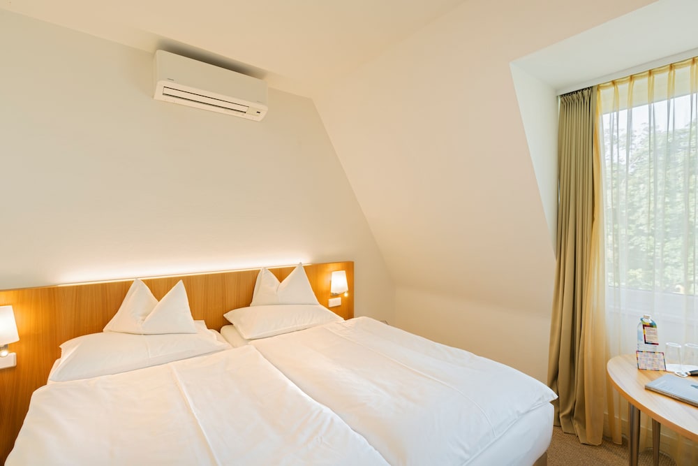 Double room with air conditioning without balcony photo 3