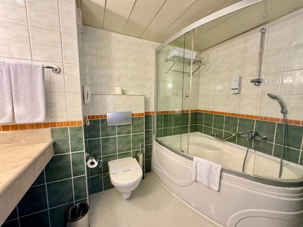 Suite, 1 King Bed, Non Smoking (with Sofabed, View) thumbnail 6