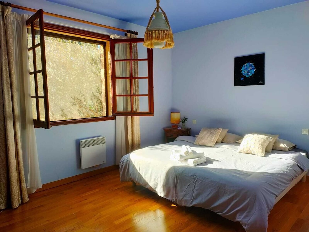 Double Or Twin Room, Shared Bathroom, Garden View