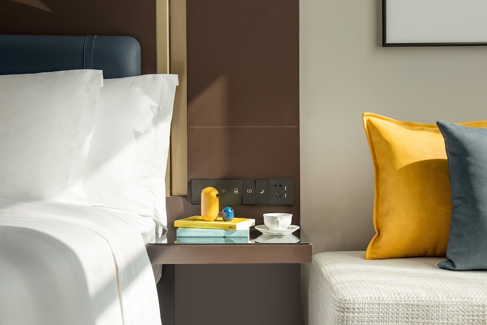 Standard Room, 1 King Bed, City View - Photo 2