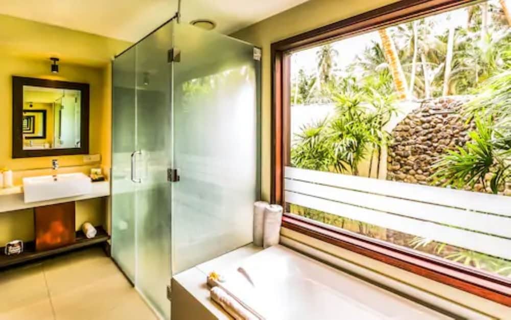 Beachfront Plunge Pool Bure photo 5