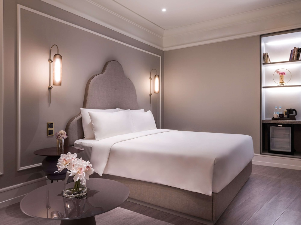 Standard Room, 1 King Bed photo 3