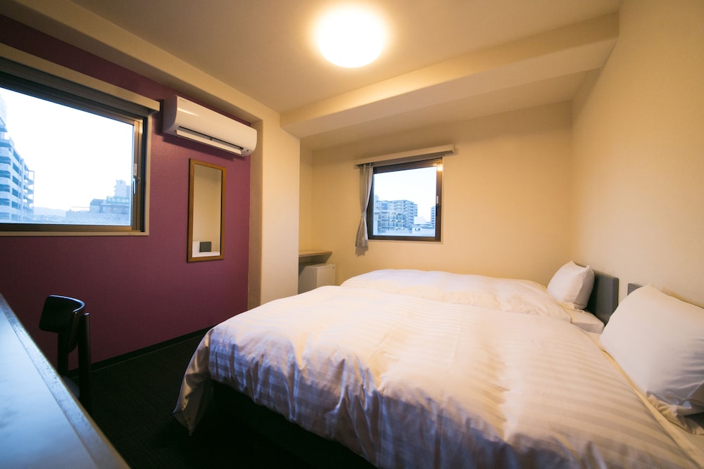 Standard Twin Room, Smoking photo 2