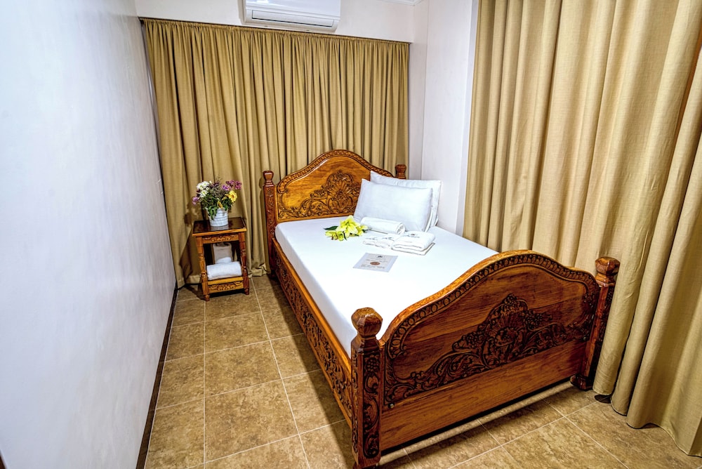 Standard Apartment, 3 Bedrooms, Courtyard View photo 3