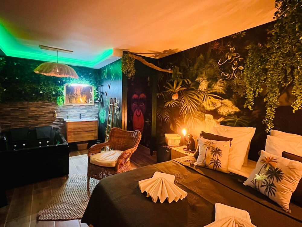 Superior Double Room, Hot Tub (Chambre Nature) photo 1